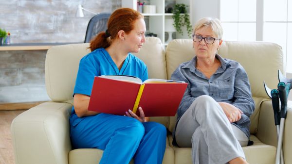 Quels services d'assistance à domicile sont disponibles pour les seniors ?